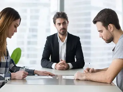 وکیل طلاق چه کمکی می‌کند؟ (راهنمای کامل حقوقی برای طلاق)